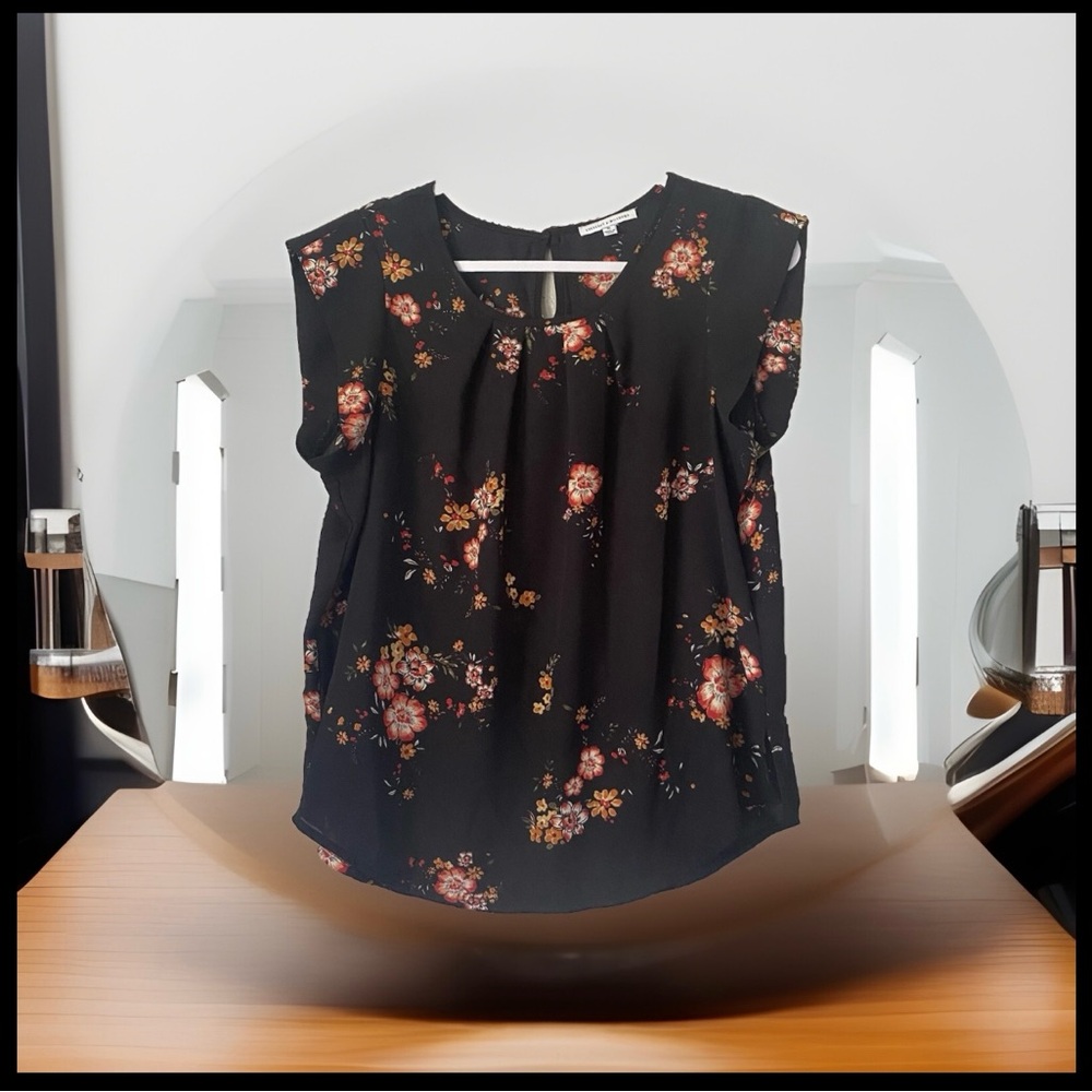 Crescent & Willough Blouse Women's Size XL Floral flutter sleeve keyhole